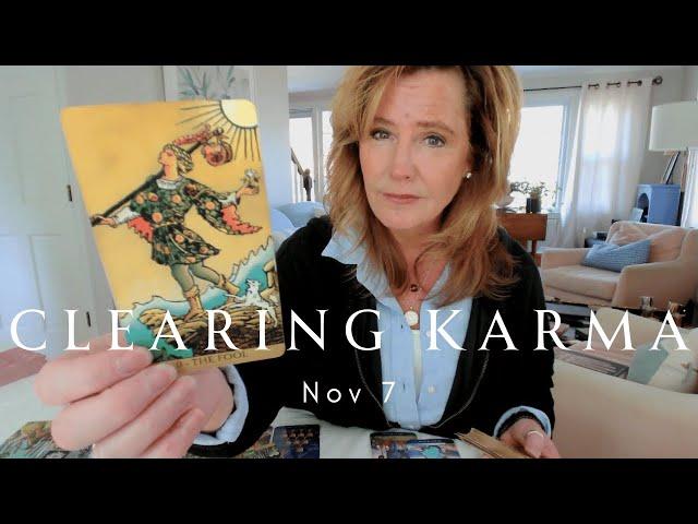 Your Daily Tarot Reading : NEW Path For The Divine Feminine - Clearing Past Karma