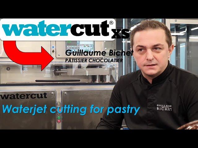 Guillaume Bichet avec sa Watercut XS pour pâtisserie et chocolats