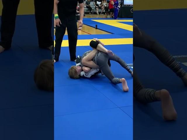 Boy vs Girl Jiu Jitsu Match