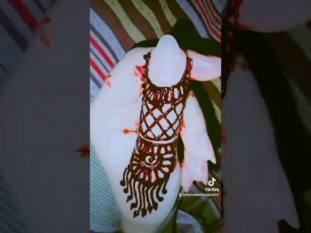 Stylish Thumb  Mehndi Design #shorts #youtubeshorts hamna fashion gekk