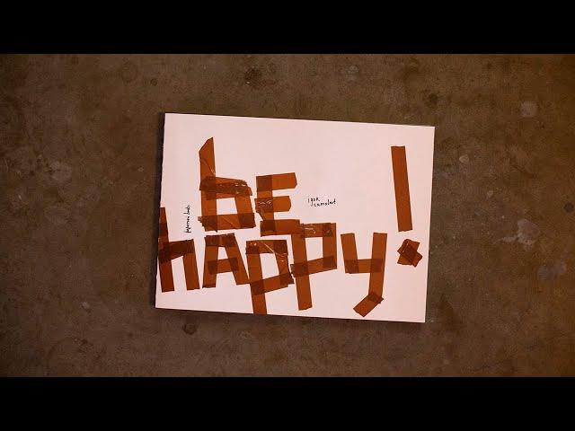 Der erste Eindruck: Ben Hammer sieht "Be Happy!" von Igor Samolet