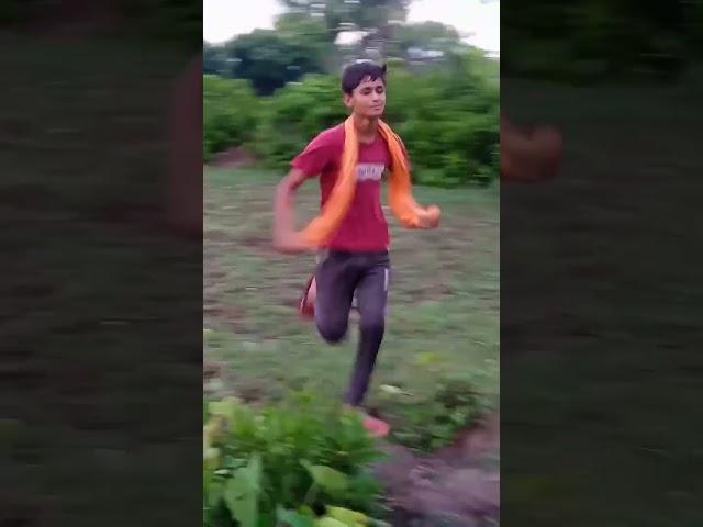 My dihati friend kha raha hai kurkure