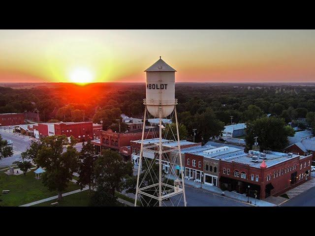 Small Kansas Town Became A Top Travel Destination After Years Of Decline. Here’s How