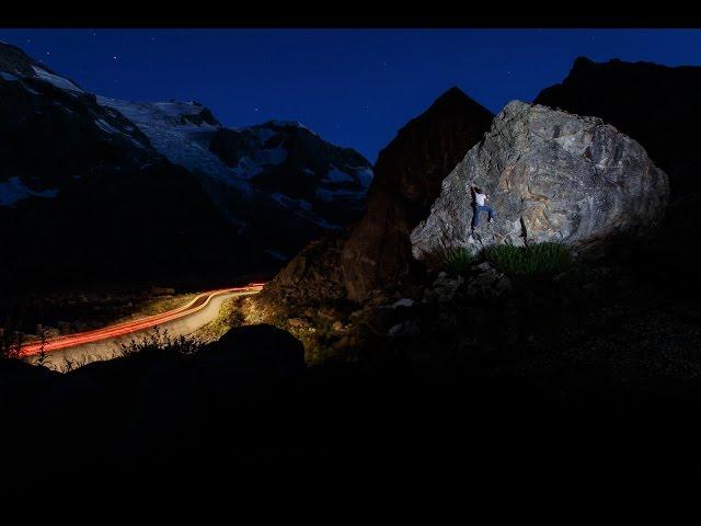 Bouldern in der Nacht Fotografie Langzeitbelichtung und Blitz