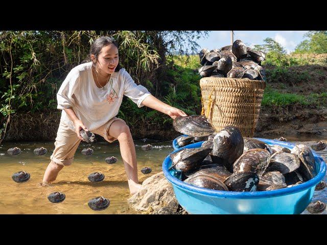 Harvesting River Clams & Cooking by the Riverside | Countryside Girl’s Life: Catch and Cook