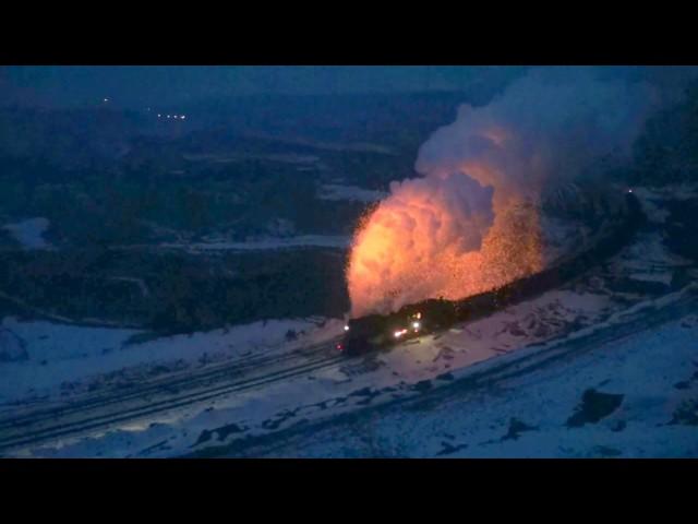 Fire sparks of Steam in Sandaoling Coal Mine Railway China (Dec.2016) 2 噴火する三道嶺炭鉱の蒸気機関車 (2016.12)2