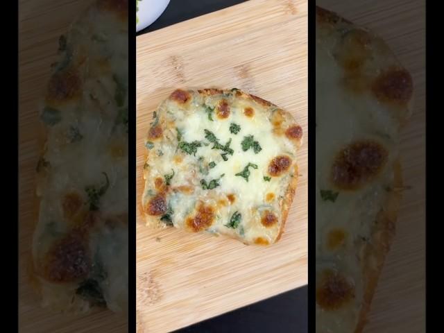 Make Easy Cheesy Garlic bread at home #shorts #garlicbread #viral #snackrecipe