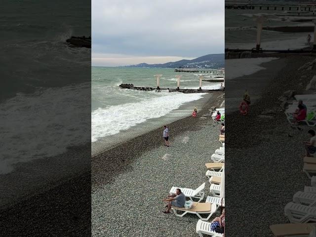 12 Sochi storm at sea. swimming bansunbathing on the shore.