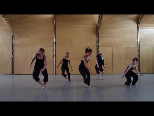 Dancing statistics: explaining the statistical concept of variance through dance