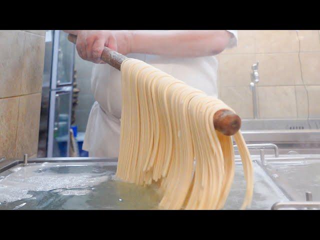 A Day of World's Largest Japanese Udon Noodles Restaurant / 日式烏龍麵師傅的一天 - Taiwanese Food