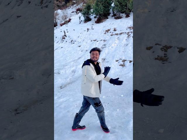 Snow Me Masti ~ Sujal Thakral #shorts #ytshorts #youtubeshorts #funny #snow #snowfall