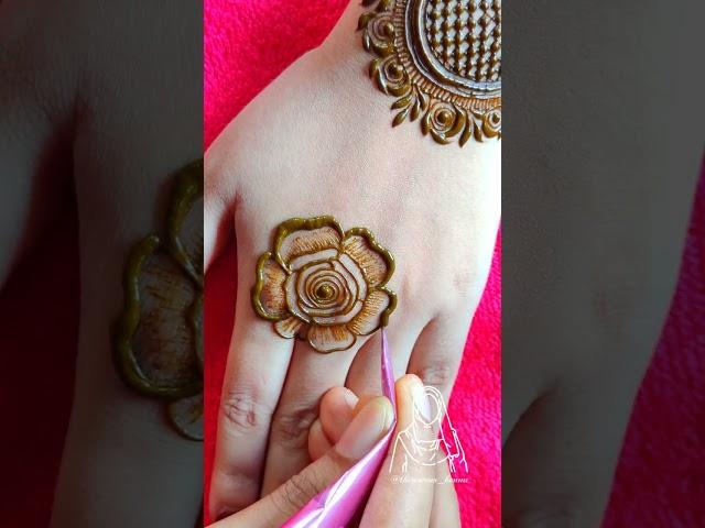 A very Beautiful unique floral Henna design