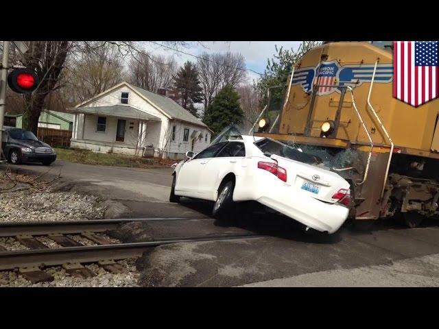 Train crashes into car: Fatal accident captured on video by Kentucky trainspotters