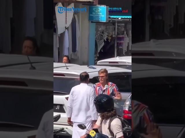 VIRAL! Bule Arogan Duel dengan Warga Lokal di Jalanan Ubud, Bali