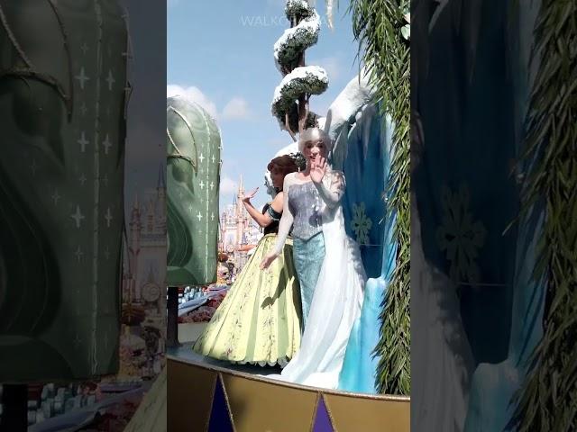 ️ Frozen Elsa & Anna Disney Parade