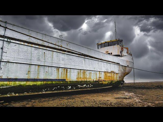 We Found an ABANDONED Ship Wrecked on the Beach!