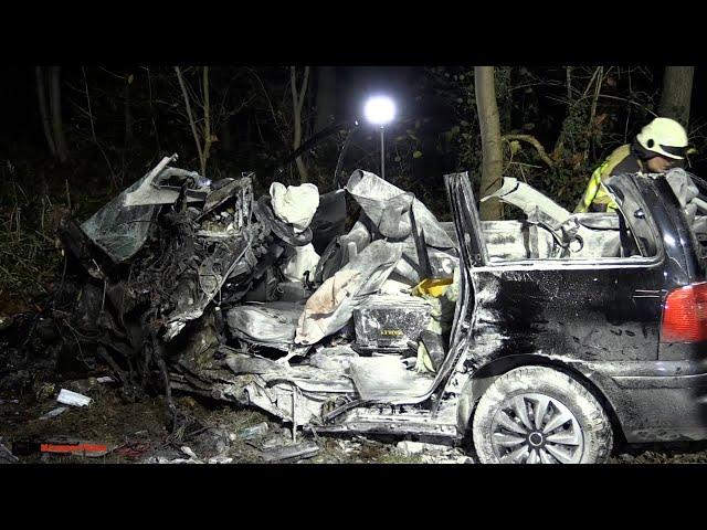 Tödlicher Crash auf der L272 bei Windhagen - Handwerker prallt mit PKW gegen Baum | 18.11.2021