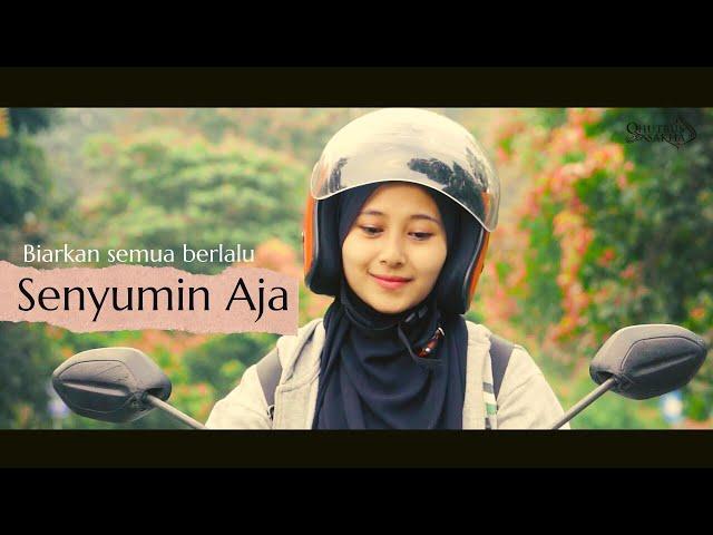 QHUTBUS SAKHA - SENYUMIN AJA (OFFICIAL MUSIC VIDEO)