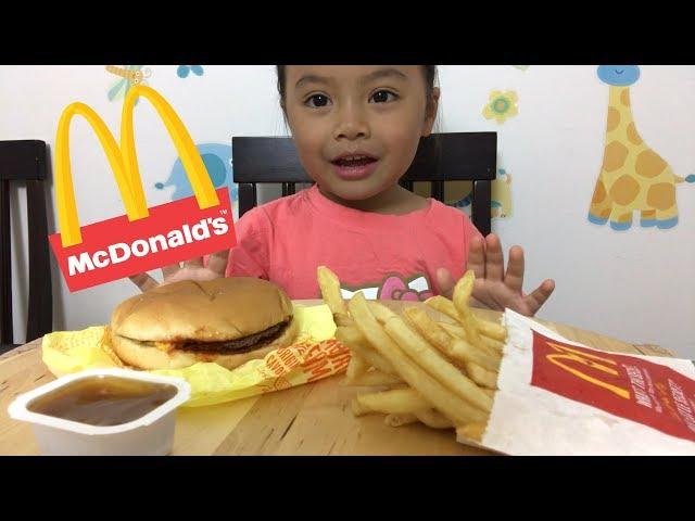 McDonald Happy Meal - Cheeseburger [ Mukbang ] - Let's Eat