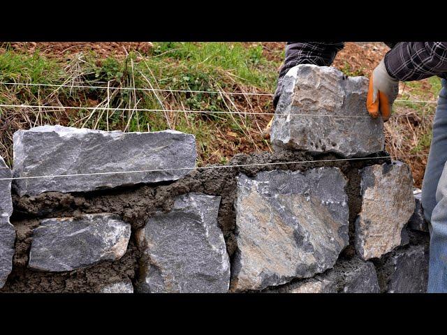 Building Stone Retaining Wall