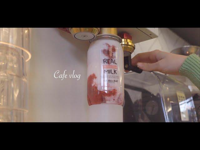 cafe vlog) spring has come to cafe | strawberry ice cream latte