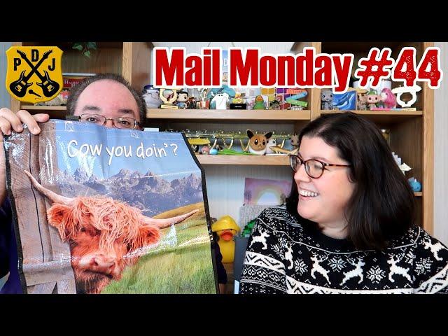 Mail Monday #44 - Mystery Stuff, Plus Things From Jennifer E, Roddy Woodworking, Rob S - ParoDeeJay