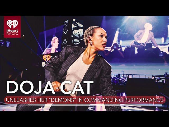 Doja Cat Unleashes Her 'Demons' In Commanding Performance | Fast Facts