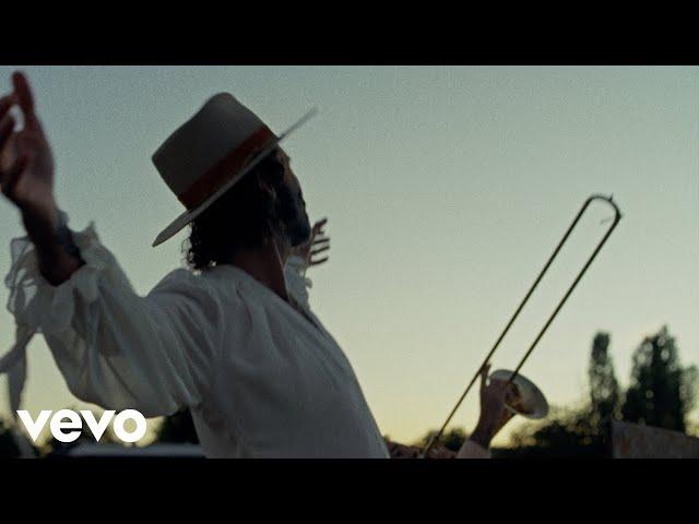 Leiva - El Polvo de los Días Raros (Video Oficial)