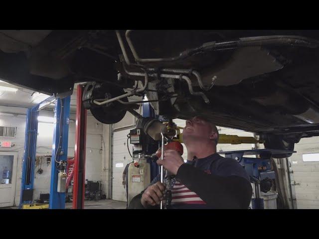 Inspiring Indiana | Indianapolis mechanic steps in to save stranded mom