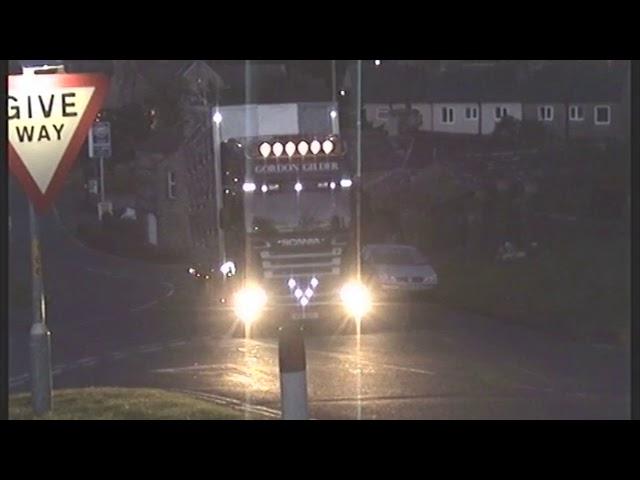 SCANIA V8 LIVESTOCK TRUCK UPHILL STRUGGLE