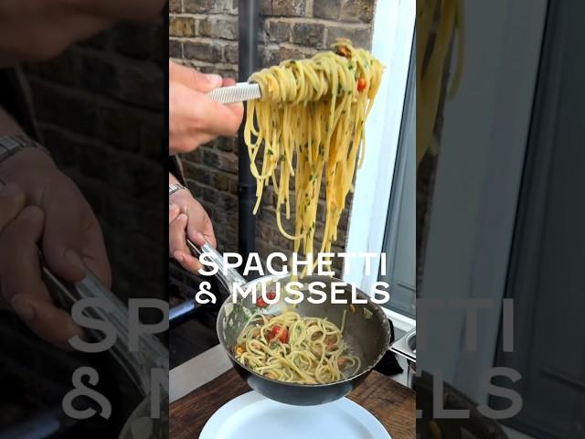 Spaghetti, mussels, white wine, shallot, garlic, olive oil, Datterini tomatoes and parsley #mussels