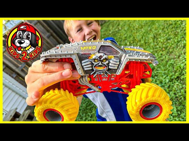 The ULTIMATE MAX-D COMPILATION Of Monster Jam Toys