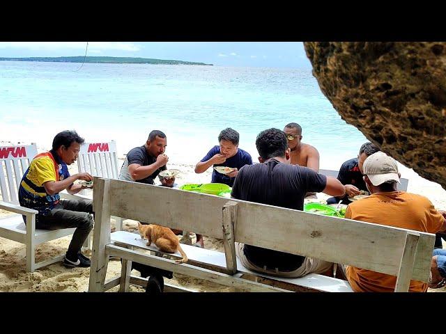 Mancing pakai umpan hidup buat makan siang di Pantai
