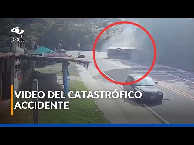 Video del momento exacto de accidente en vía Bogotá - La Mesa