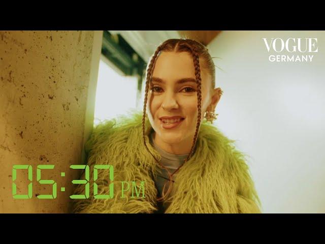 Ein Tag in Berlin mit Stefanie Giesinger | 24 Hours | VOGUE Germany x NIKE