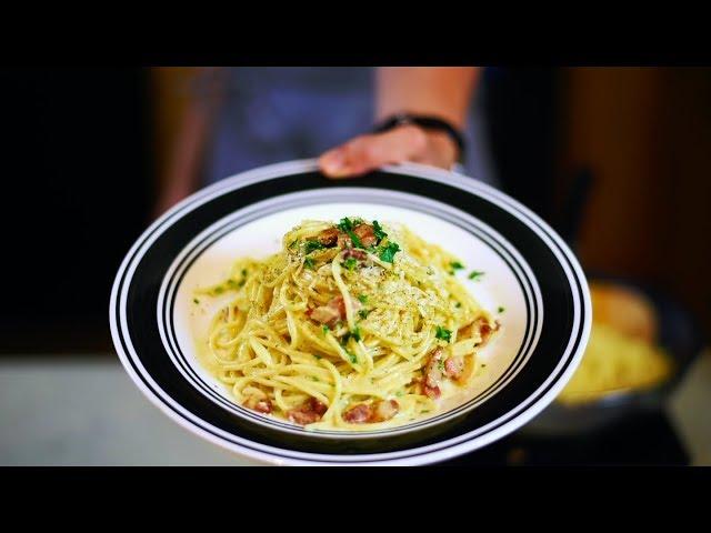 Easy Carbonara Pasta with Bacon | 5 ingredients | 10 min