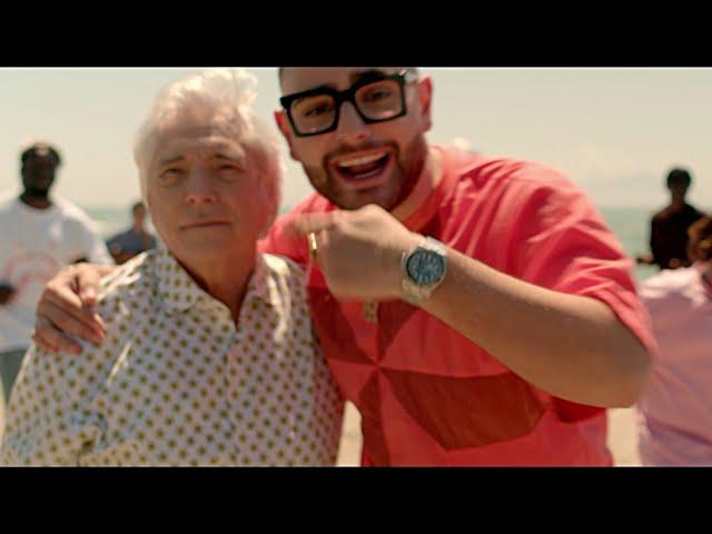 Nino D'Angelo feat Rocco Hunt - CHILLO E' COMM' 'A TE (Video ufficiale)