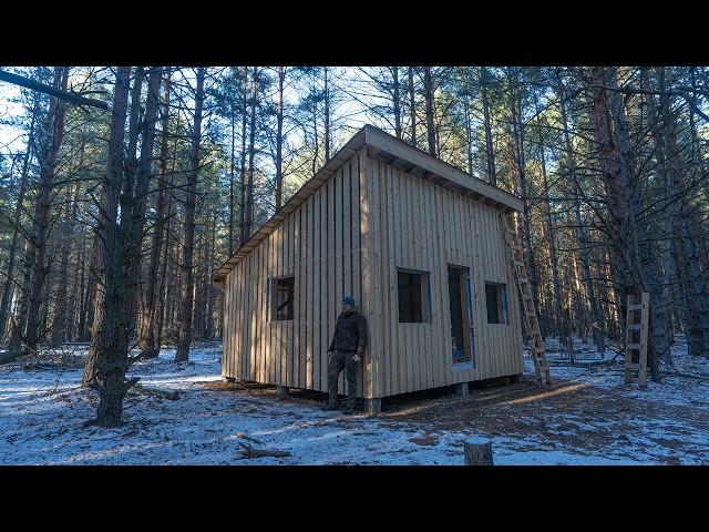 A big stage of work on my biggest house in the winter forest