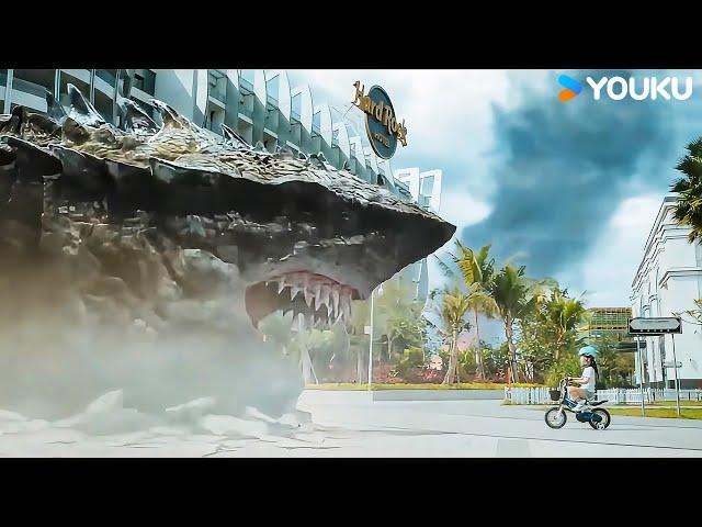 A shark that came to the land scared a little girl to tears! | Land Shark | YOUKU MONSTER MOVIE