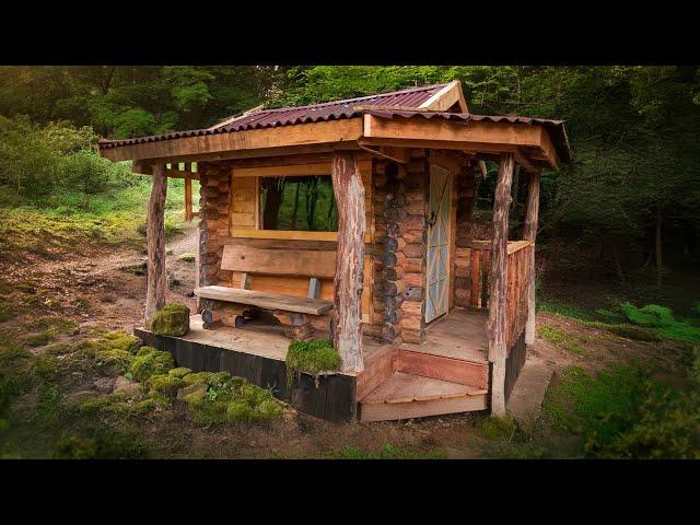 From scratch: Construction of a mountain hut from used materials