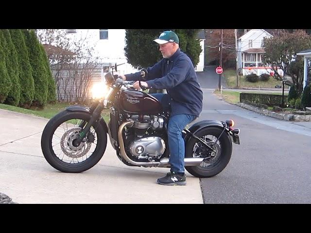 Triumph Bobber stock VS BC dragpipe exhaust comparison