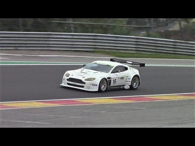 Aston Martin Vantage GT2 - Thunderous V8 Flybys!