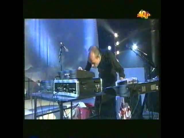 Matthew Herbert aka Radio Boy - Live (MusicPlanet 2Nite) Hamburg 2002