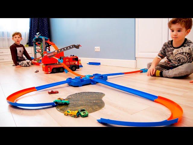 Lev and Gleb have fun with toy cars | Hot Wheels City