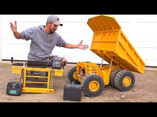 How does this Huge Dump Truck WORK?! 797F Metal Haul/Mining Truck RC4WD | RC ADVENTURES