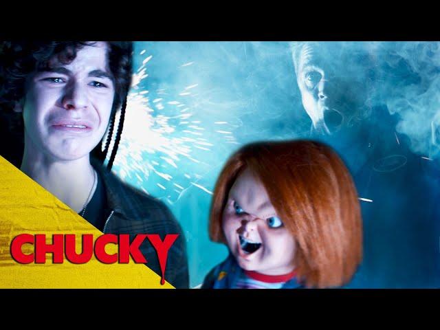 Chucky Electrocutes Jake's Dad | Chucky Season 1 | Chucky Official