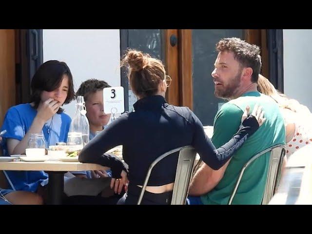 Ben Affleck And Jennifer Lopez Enjoy A Blended Family Brunch At Huckleberry Cafe