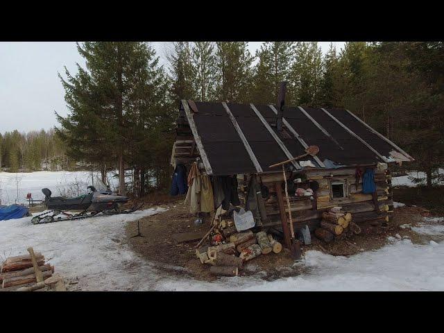 УЕХАЛИ в ИЗБУ с НОЧЁВКОЙ. ТАЁЖНЫЙ БЫТ. СЕМЕЙНАЯ РЫБАЛКА на ТАЁЖНОМ ОЗЕРЕ. Часть вторая.