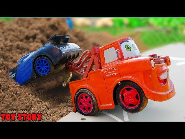 Toy Story: "Siêu" Máy Xúc Trừng Trị Xe Ôtô Xấu Tính | Đồ Chơi Trẻ Em Tiếng Việt