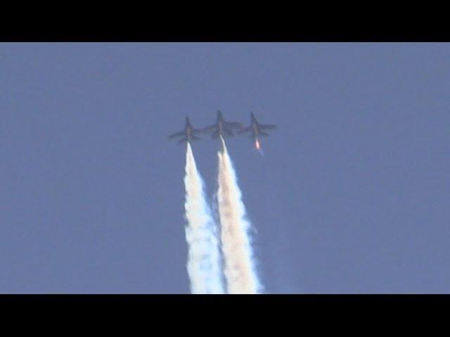 Blue Angels Engine Trouble (Compressor Stall) at Deke Slayton Airfest 2014